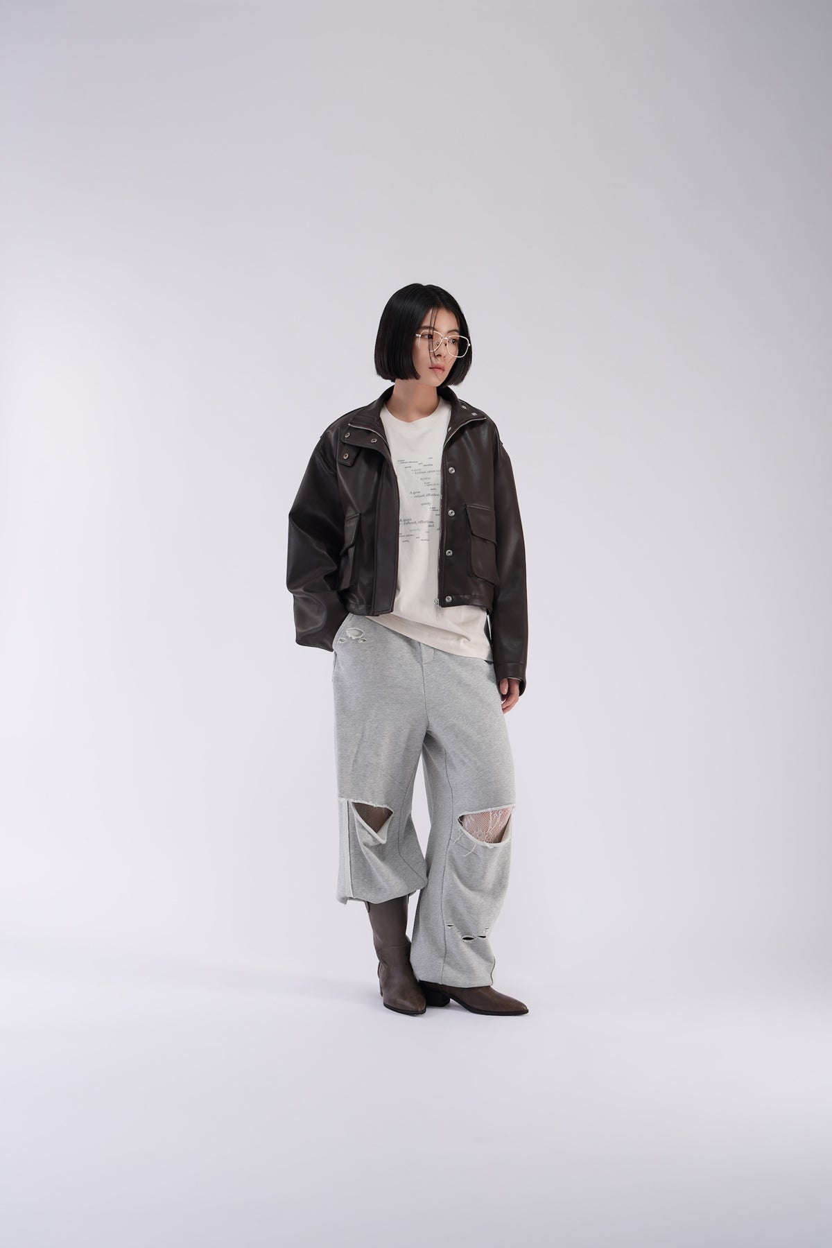 YOSEN 2WAYダメージスウェットパンツ グレー｜ジャケットを合わせた全身コーディネート
